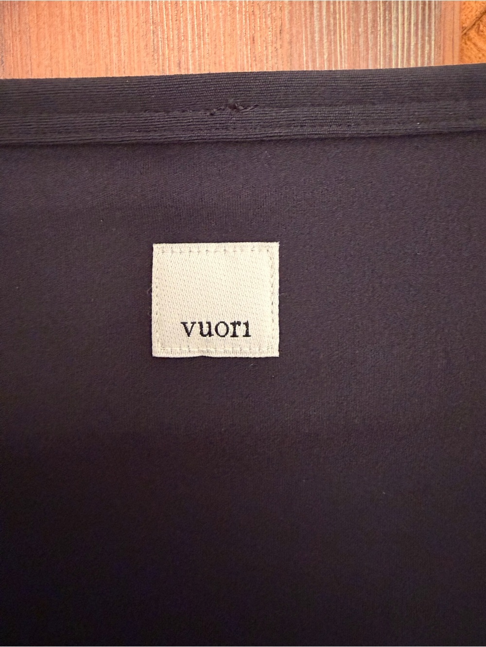 Vuori AllTheForm™ Wrap Top - Black - Picture 7 of 7